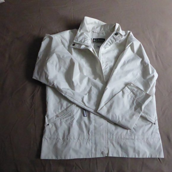 Columbia Packable Jacket - Picture 2 of 6